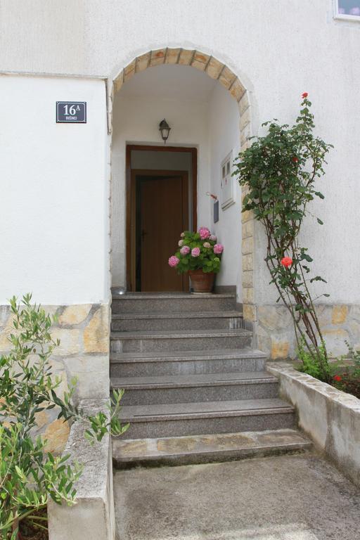 Apartments Sanader Okrug Gornji Esterno foto
